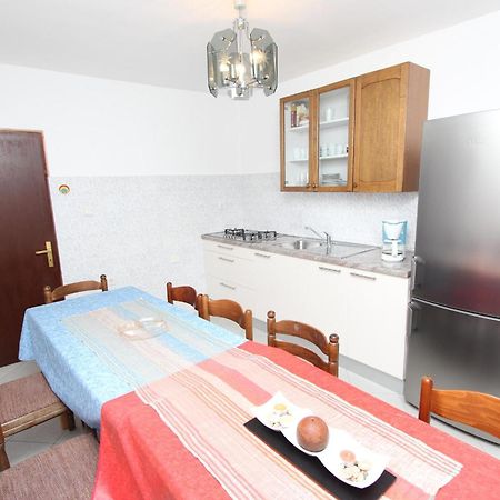 Apartments Natali ロヴィニ 部屋 写真