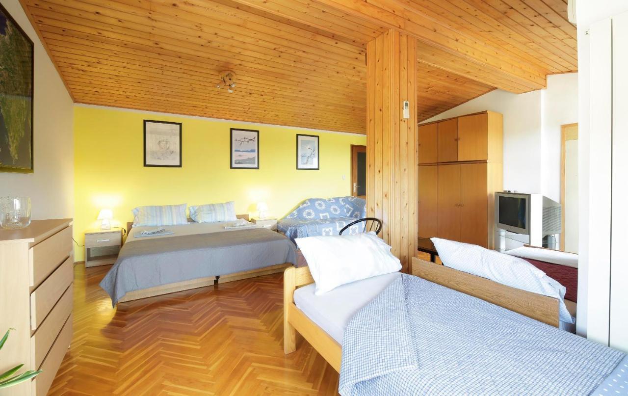 Apartments Natali ロヴィニ エクステリア 写真