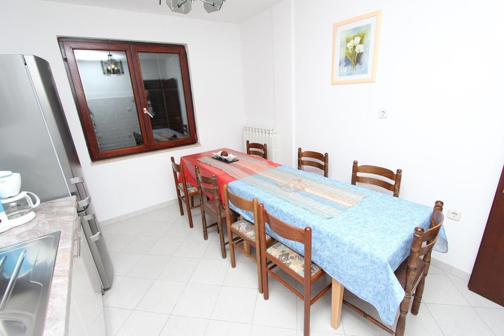 Apartments Natali ロヴィニ 部屋 写真