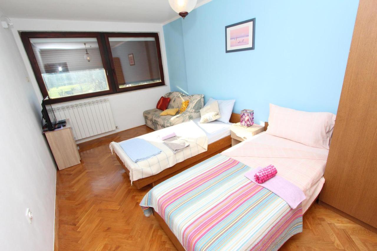 Apartments Natali ロヴィニ エクステリア 写真